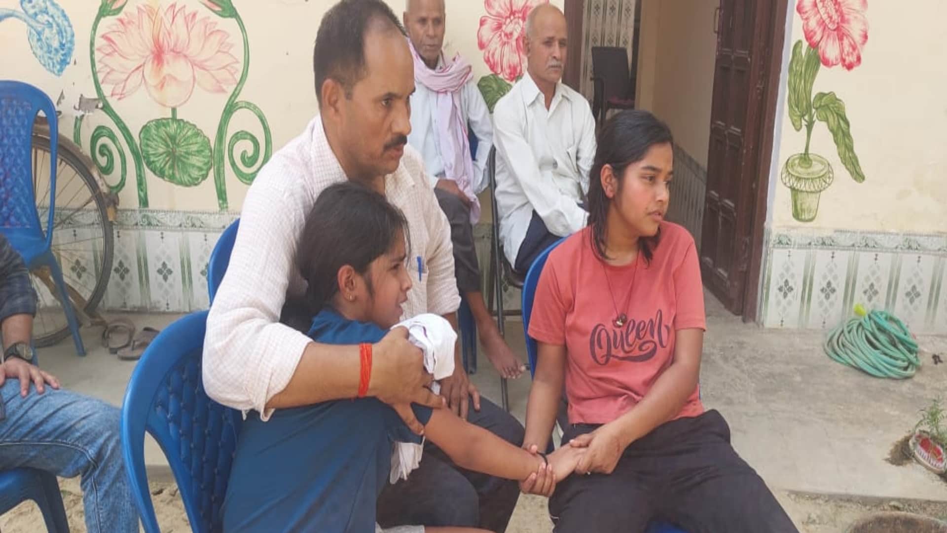 Martyr body arrived wrapped in the tricolor, slogans of 'Amar Rahe' were raised.