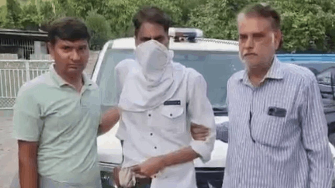 Salim wastik killer of minor had declared himself dead and was living in Loni under a concealed identity