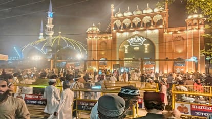 Urs-e-Tajushsharia begins with flag-hoisting ceremony in Bareilly
