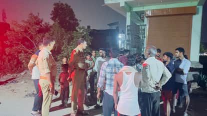 Barabanki: Dispute over sitting on stairs; youth dragged into hostel, beaten, thrown down