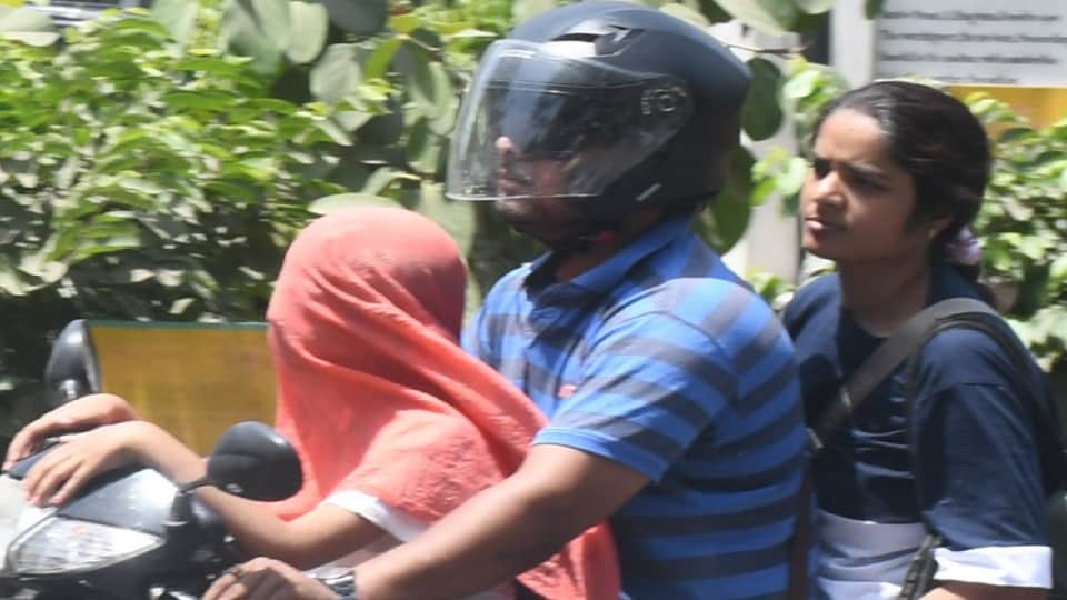 West Up Weather Report: Severe heat continues to wreak havoc, temperature crosses 42 degrees