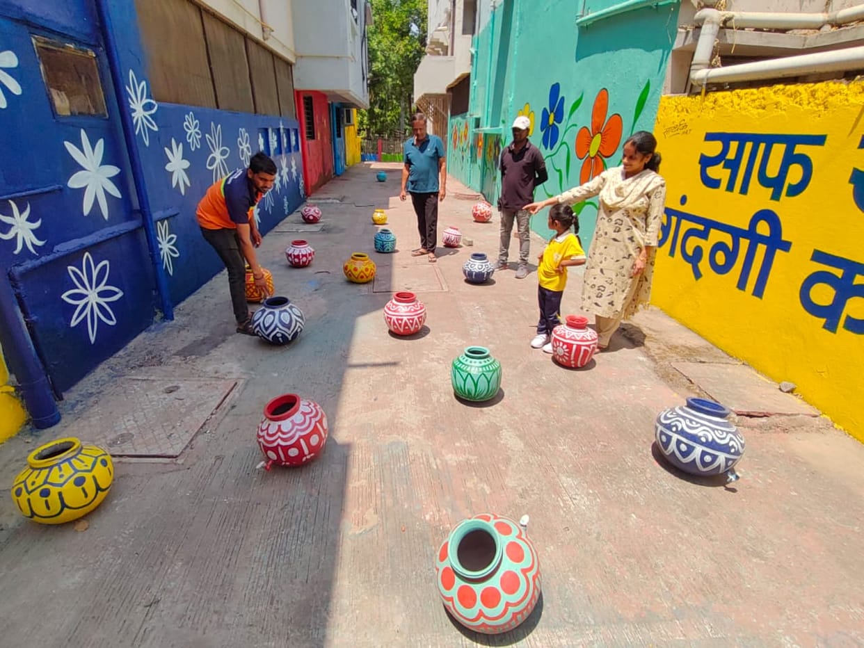 Indore: Indore is getting ready for the cleanliness survey, with dividers and rotaries being painted and clean