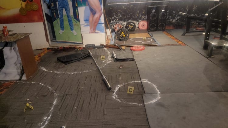 खुर्जा ट्रिपल मर्डर: फरार आठ आरोपियों पर 25-25 हजार का इनाम घोषित, पीड़ित परिवार के घर तैनात दो और पुलिसकर्मी