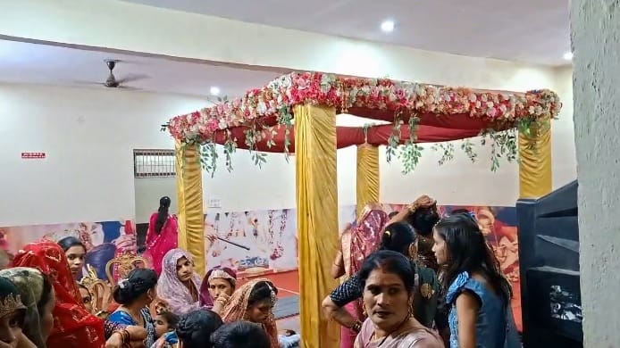 Orai Attack on Wedding Guests During Dwarchar Ceremony Several Injured Including Groom  and Father
