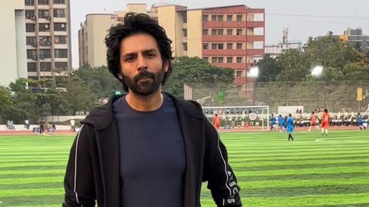 विजय वर्मा से ‘पीआर का बादशाह’ टैग मिलने के बाद कार्तिक आर्यन कहां पहुंचे? फैंस ने किया सपोर्ट; कहा- सेल्फमेड