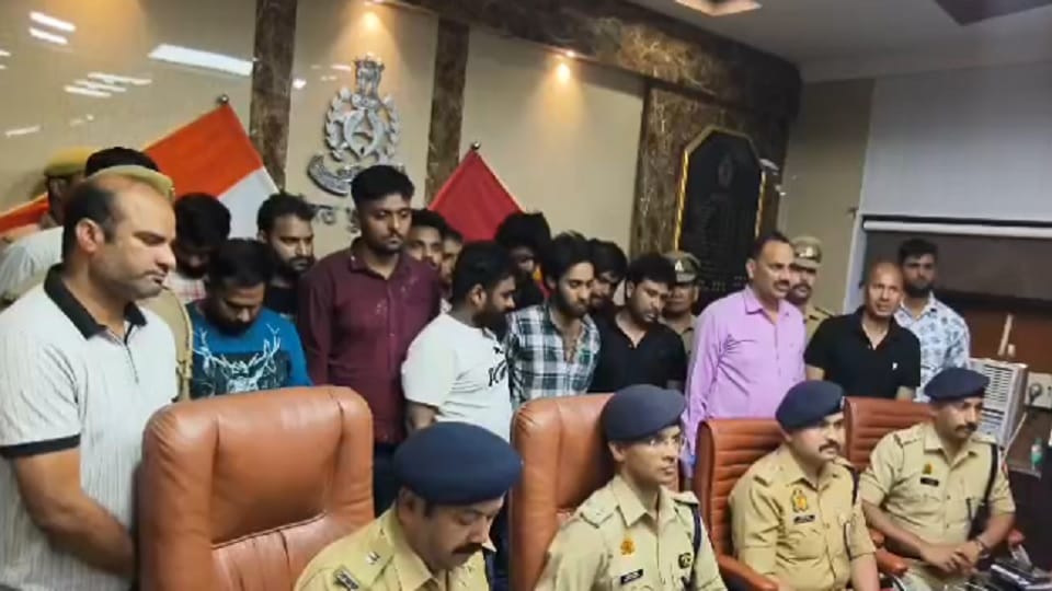 Meerut: Illegal arms factory was running in the basement of a house in Lohianagar, 11 smugglers arrested