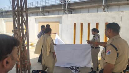 Double cry echoed at Subedarganj station, RPF female staff conducted safe delivery