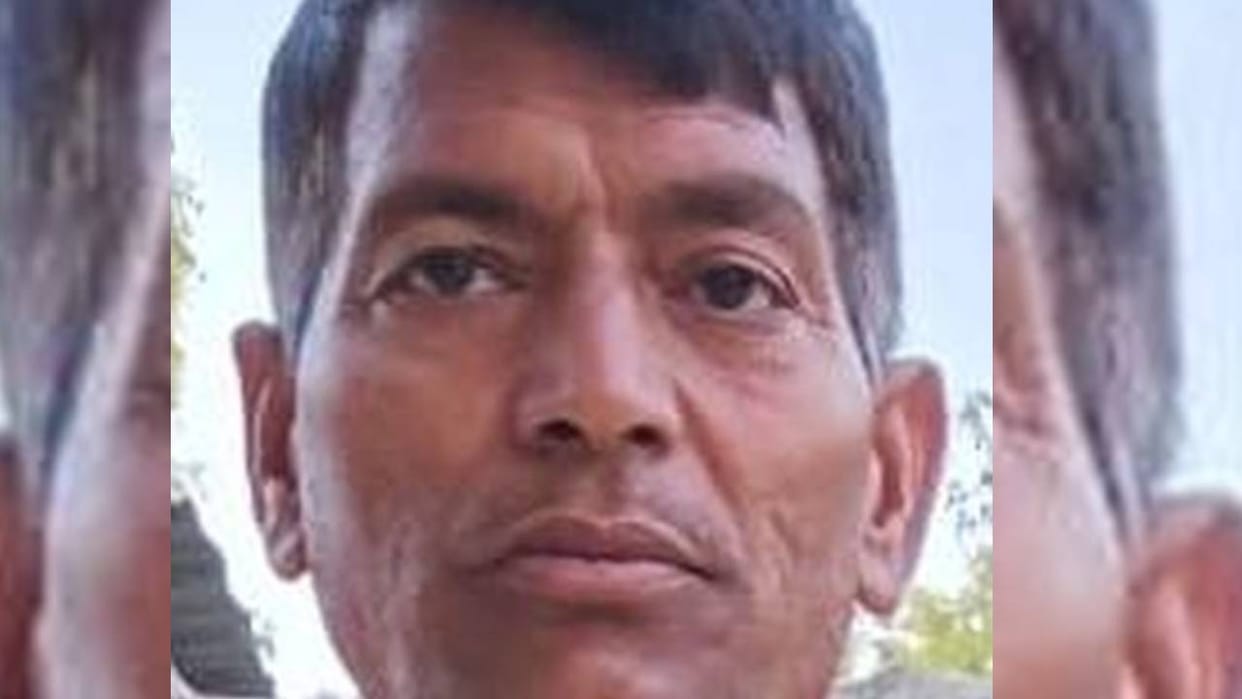 Ambedkar nagar : Farmer killed with an axe on his neck, axe stuck in his throat