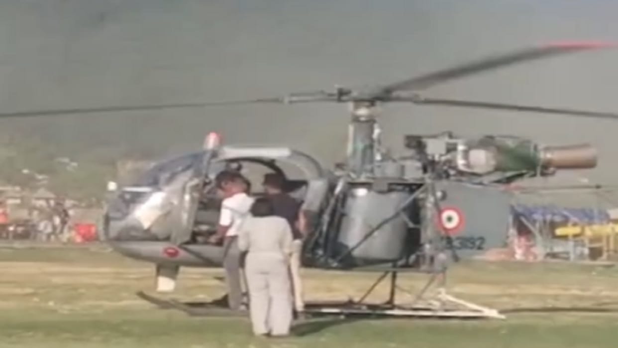 Two paragliders rescued with help of a helicopter in Dharamshala