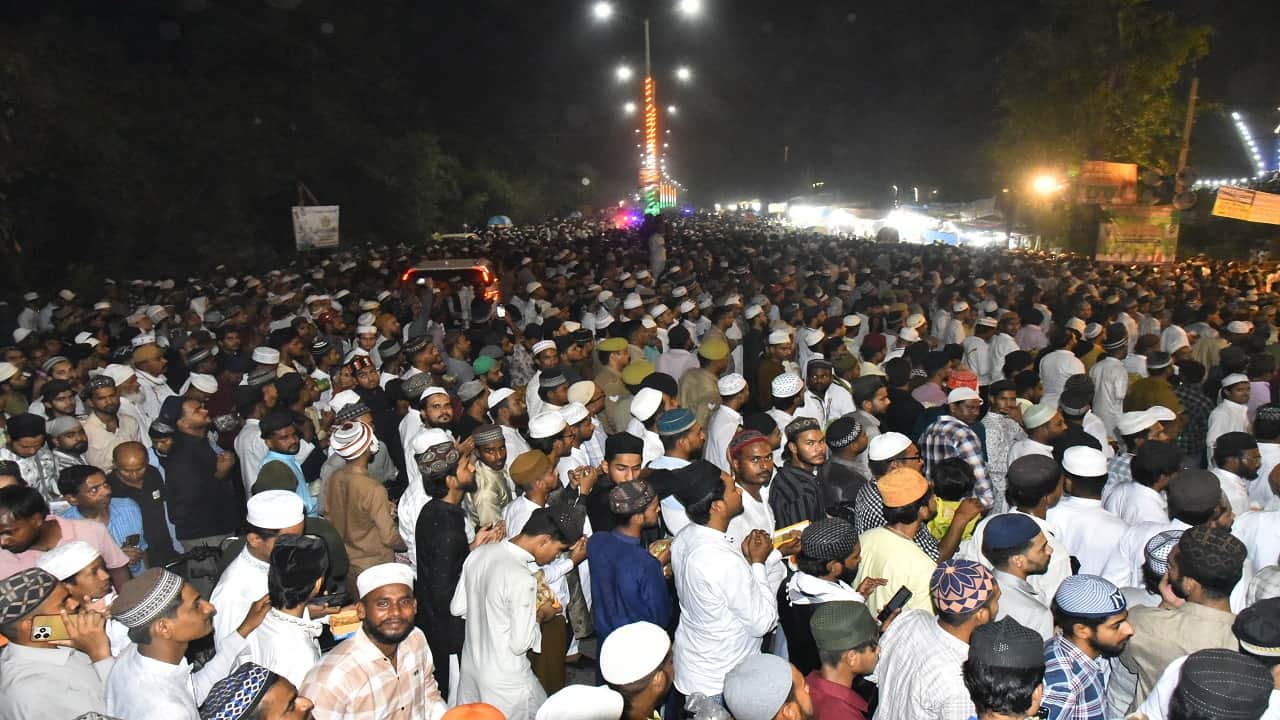 wave of devotion surged at the Tajushsharia urs in Bareilly