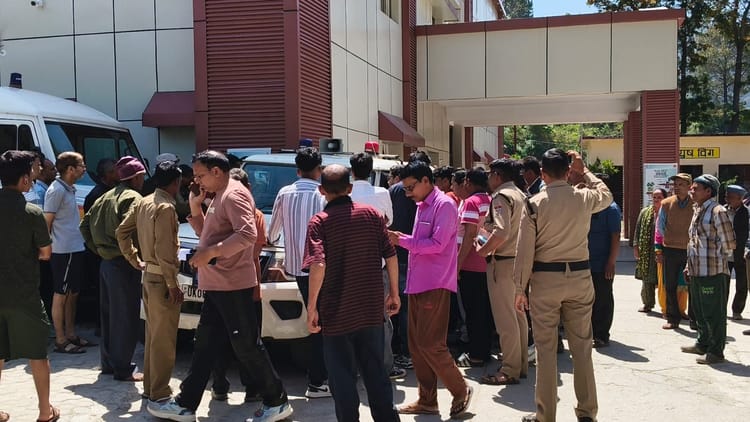 शादी की पहली सालगिरह पर बुझ गई जिंदगी: संदिग्ध हालात में विवाहिता की मौत, परिजनों ने लगाया हत्या का आरोप