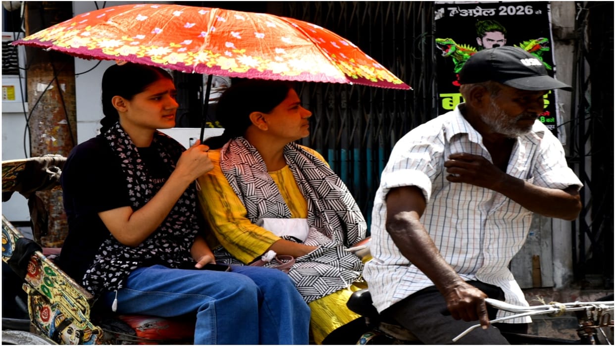 Bareilly temperature hovers around 43 degrees Celsius people suffering from the intense heat