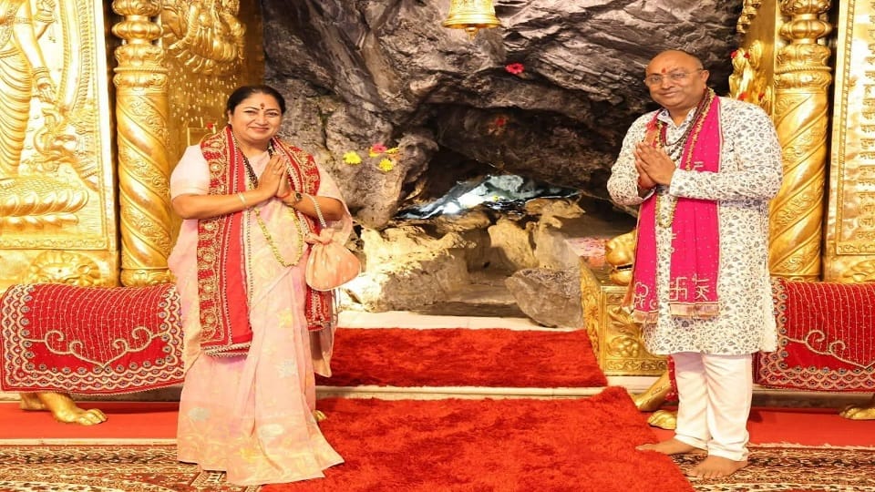 Jammu: Delhi Chief Minister Rekha Gupta visited Maa Vaishno Devi, wished happiness and prosperity for all.