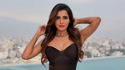 Who Is Ashu Reddy Bigg Boss actress booked for Rs 9.35 cr scam Know Everything About Her