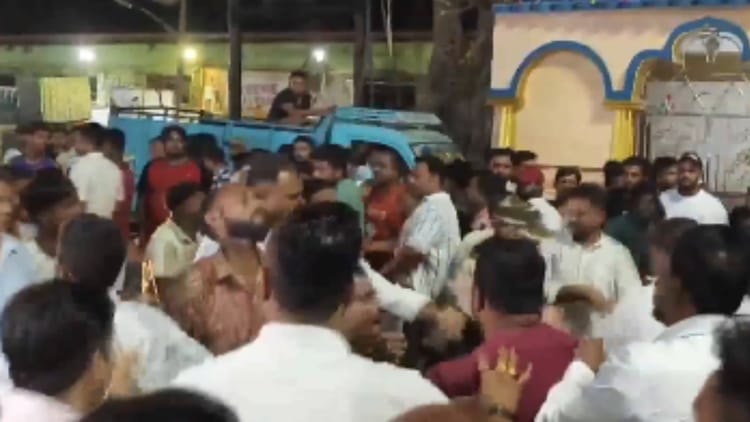 बंगाल चुनाव: PM मोदी की रैली से पहले जगद्दल में भारी हिंसा, BJP-TMC के समर्थक आपस में भिड़े; बमबाजी में 3 घायल