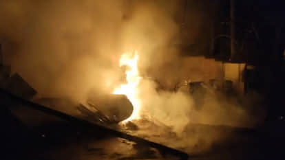 Kanpur: Transformer Explodes in Residential Area; Hotel and Shop Gutted as LT Line Snaps and Falls