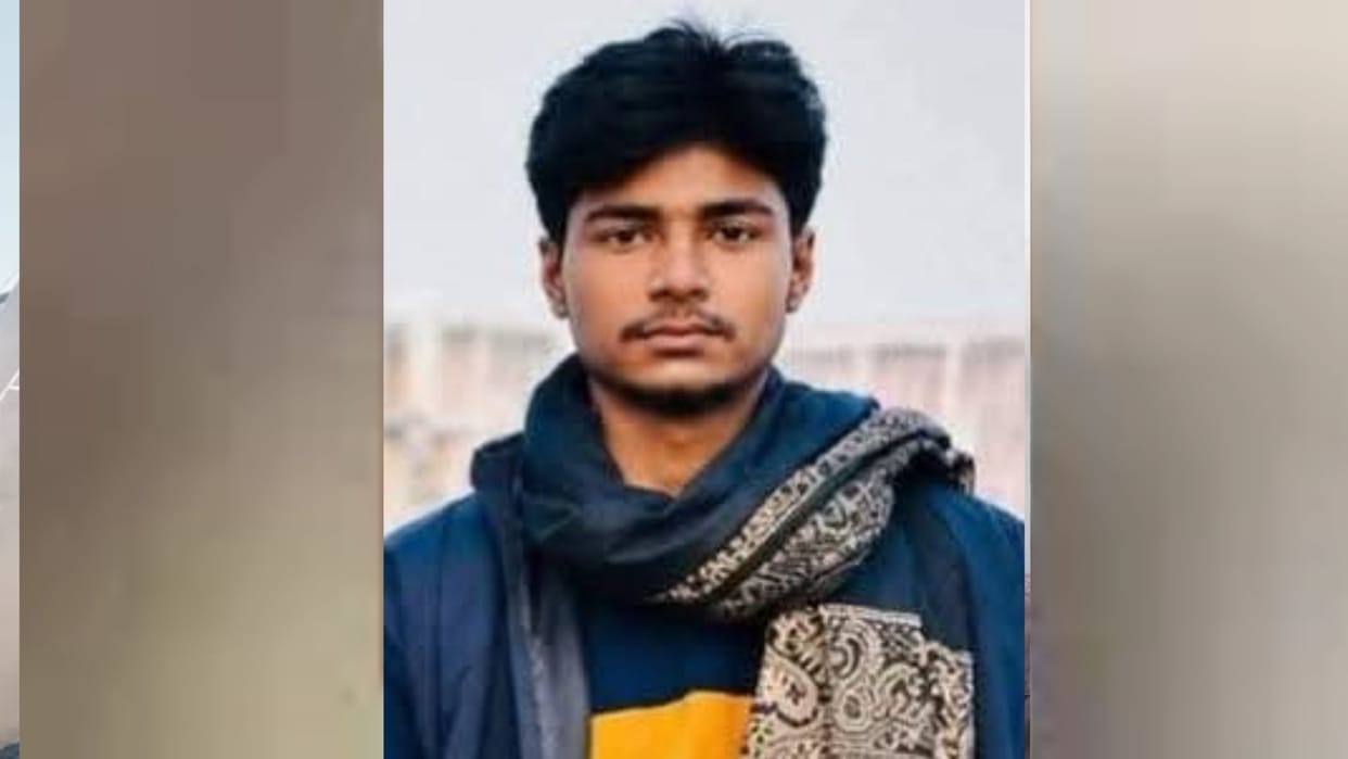 The body of an unidentified youth was found on the tracks towards Maniram railway station in Gorakhpur.