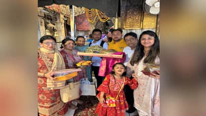 Una: 1.25 Kilogram Silver Canopy and Crown Offered at the Shrine of Maa Chintpurni