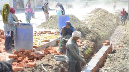 Working in 44 degree temperature