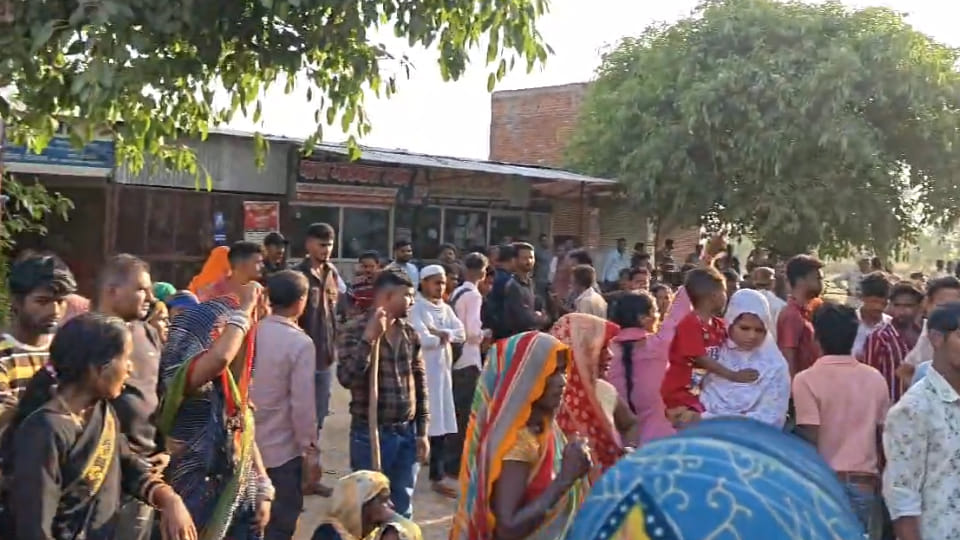 Hardoi: Youth Crushed to Death by Pickup Truck Laden with Gifts; Family Plunged into Grief