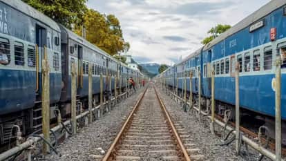 Lucknow: Body found alongside railway tracks; spotted by police during patrol; efforts to identify the decease