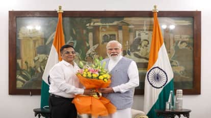 Prime Minister Narendra Modi met with Prof. Gobardhan Das and said this about the new NITI Aayog member.