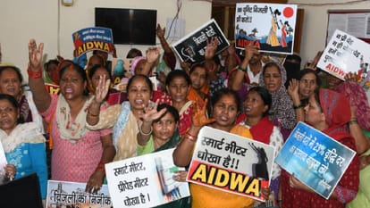 UP: Scuffle with Women Seeking Removal of Smart Meters in Lucknow; Power House Besieged and Locked—Officials a