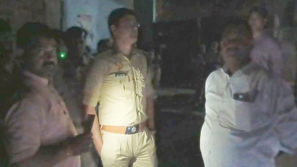 Moradabad: Brother Slits Throat of Minor Sister; Body Found Lying in Courtyard, Accused Slept Roof
