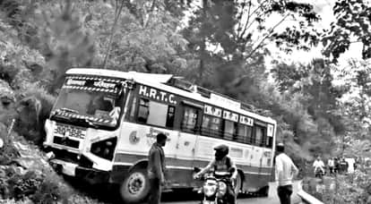 HRTC Bus Goes Out of Control After Pressure Pipe Bursts 45 passengers saved