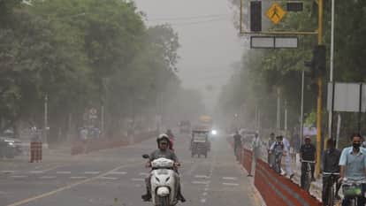 Pleasant Weather in Chandigarh Strong Winds Dark Clouds Bring Relief from Heat