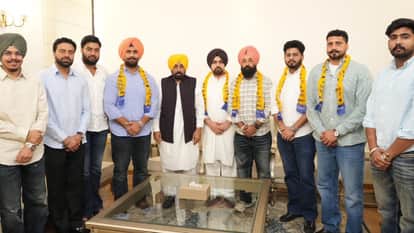 Punjab Wrestler Jassa Patti joins AAP Bhagwant Mann welcomes