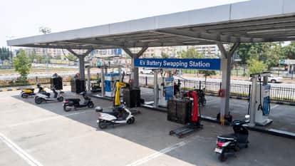EV get power in Noida 13 battery swapping centres to be set up