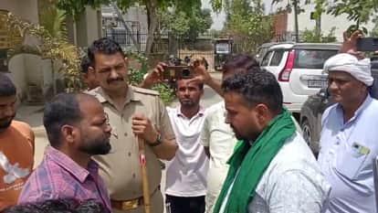 Farmers Lock Power Substation Over Electricity Supply Issue in Meerut’s Kharkhoda