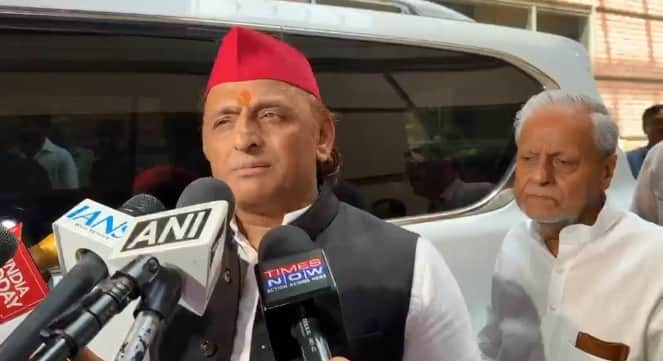 अखिलेश यादव