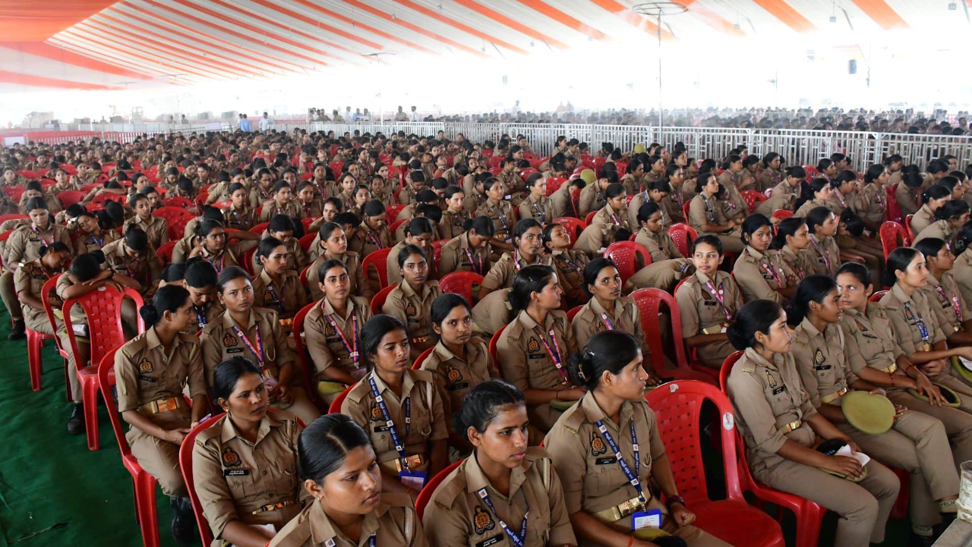 PM Modi visit in Varanasi road show and Darshan of Kashi Vishwanath Dham and address 25,000 women in Bareca