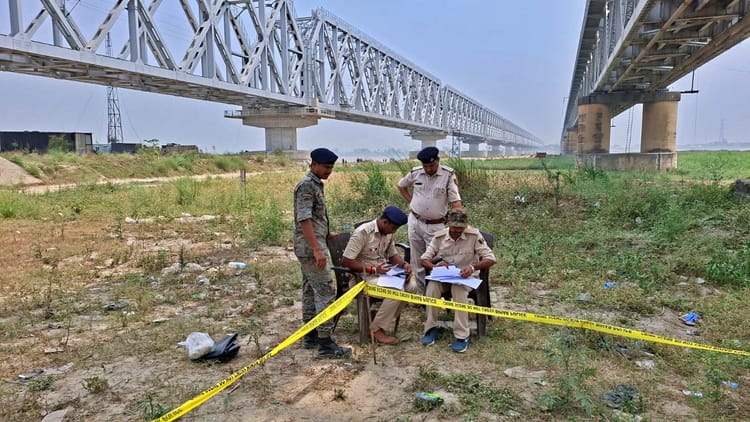 Crime: राजेंद्र सेतु के नीचे युवक का शव मिलने से हड़कंप; हत्या, आत्महत्या या हादसे के हर बिंदु से जांच शुरू