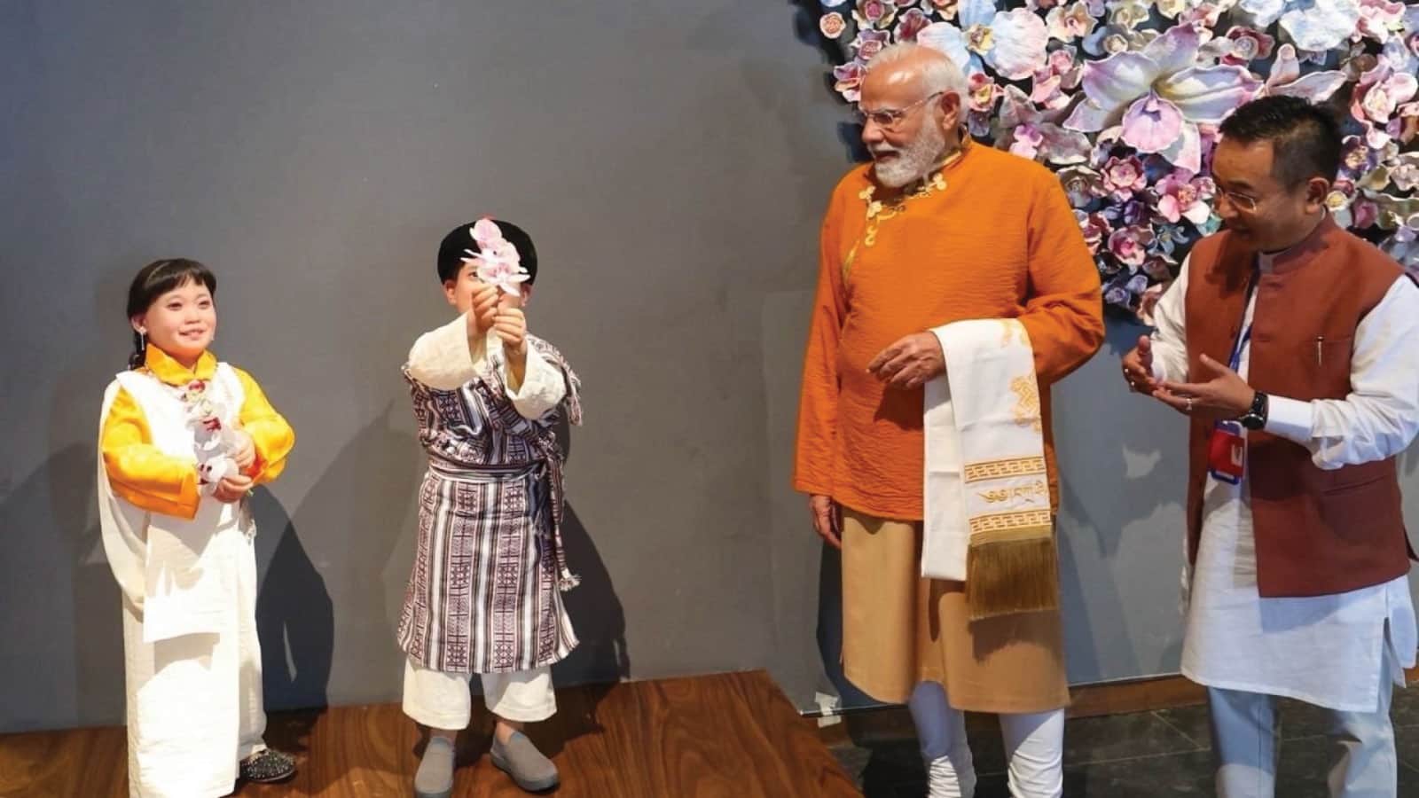 PM Modi's unique style in Gangtok: Played football with young friends, shared photos of the orchidarium