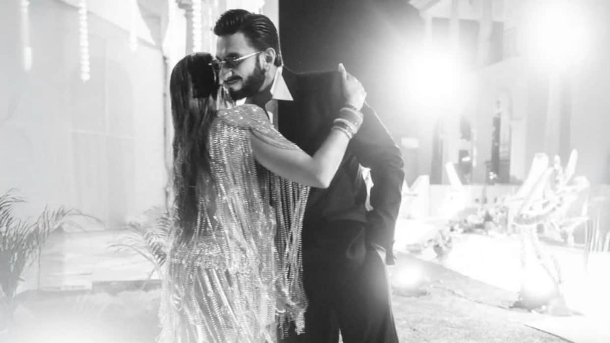 Ranveer Singh Dazzles Fans At Cousins Wedding Pictures Go Viral