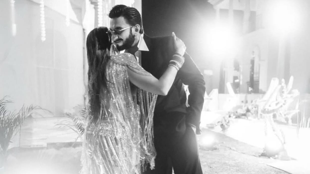 Ranveer Singh Dazzles Fans At Cousins Wedding Pictures Go Viral
