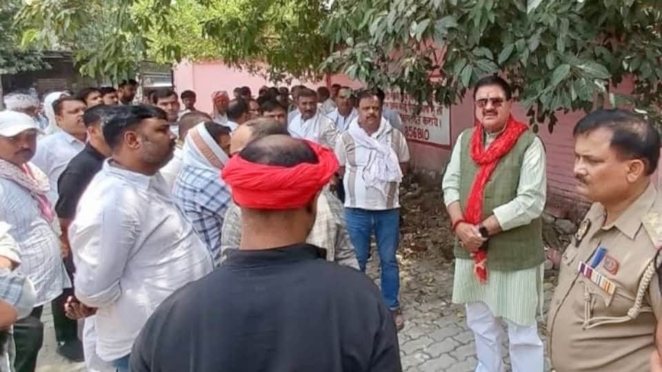 Varanasi Murder Entrepreneur Beaten to Death After Car Collision 15 accused Kept Beating Manish for 20 Minutes