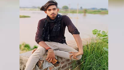 Ghatampur: Motorcyclist Returning After Distributing Wedding Cards Crushed by Car; Dies