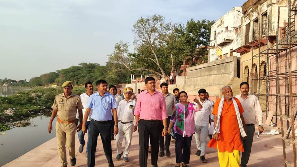 डीएम मनीष बंसल