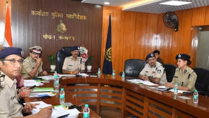 MP News: Police gearing up for railway security and preparations for Simhastha-2028, DGP Makwana gave instruct
