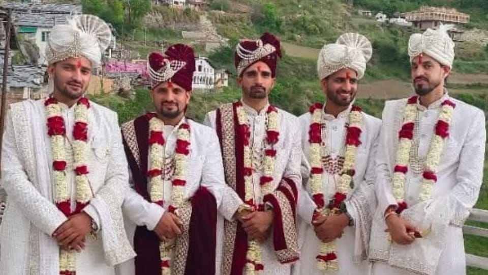 Chakrata Unique Wedding Five Brothers Marry Under a Single Mandap Bride Arrive at Groom's Home with barat