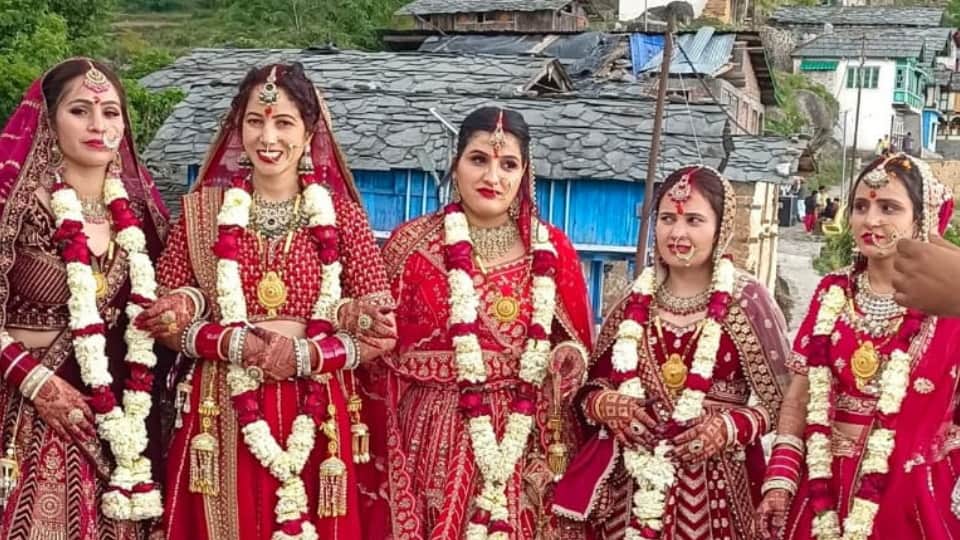 Chakrata Unique Wedding Five Brothers Marry Under a Single Mandap Bride Arrive at Groom's Home with barat