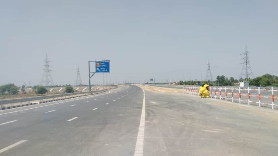 Ganga Expressway Open Today Key Features Food Plaza Hotels Trauma Centers Meerut to Prayagraj Route Full Detai