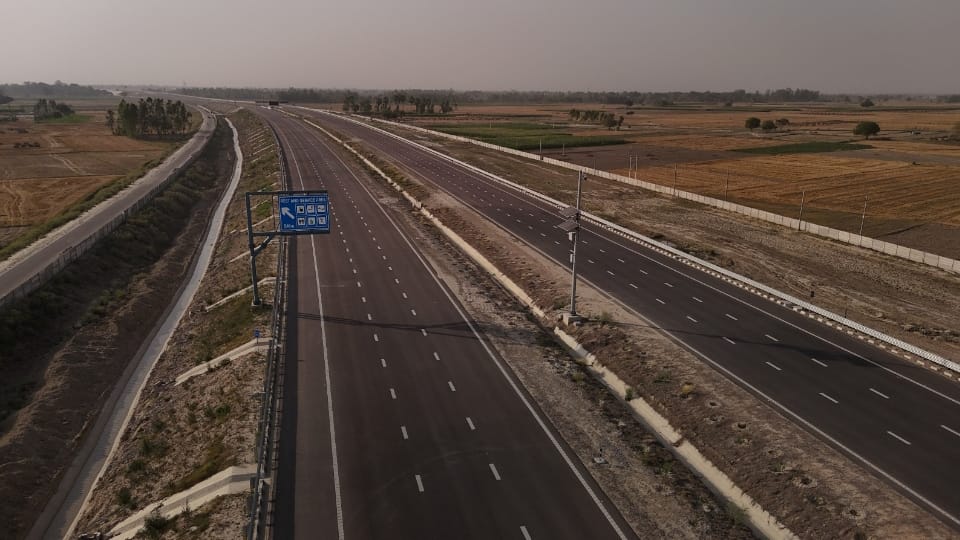Ganga Expressway completed in 1,594 days equipped with modern amenities