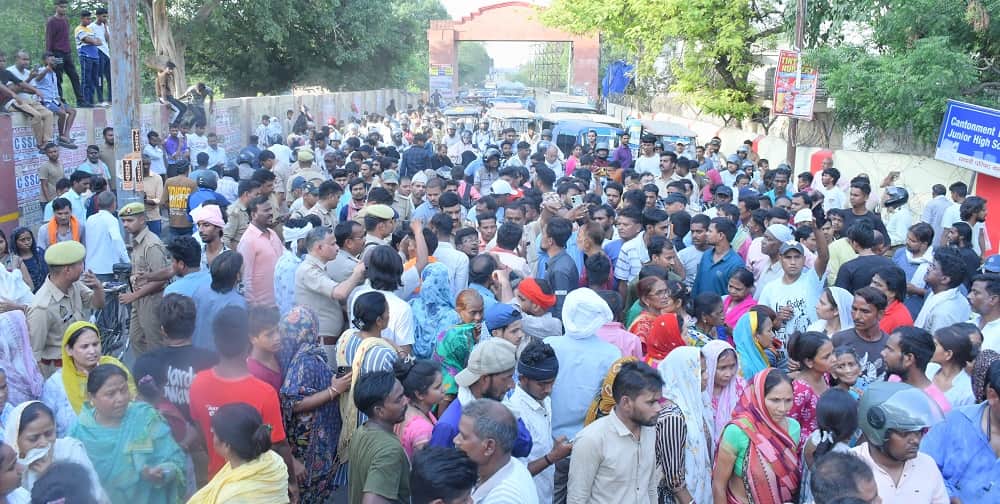 Kanpur Monu Murder Case Kin Outraged by Station Officers Evasiveness Stage Roadblock with Body FIR Registered