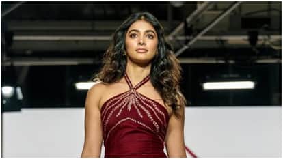 is Pooja Hegde in relationship with Rohan kapoor actor date to tara sutaria