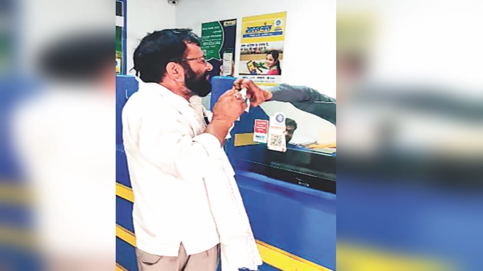 Teacher Attempts Suicide Over LPG Cylinder Delay in Meerut, Agency Staff Intervene